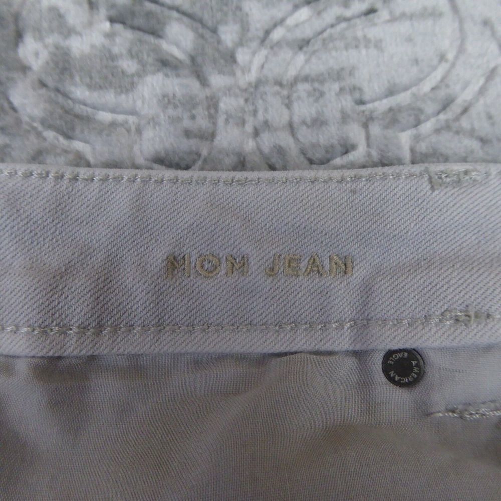 American Eagle Mom Jeans Size 12 Gray Light Wash Stretch Destroyed Distressed - Picture 12 of 16